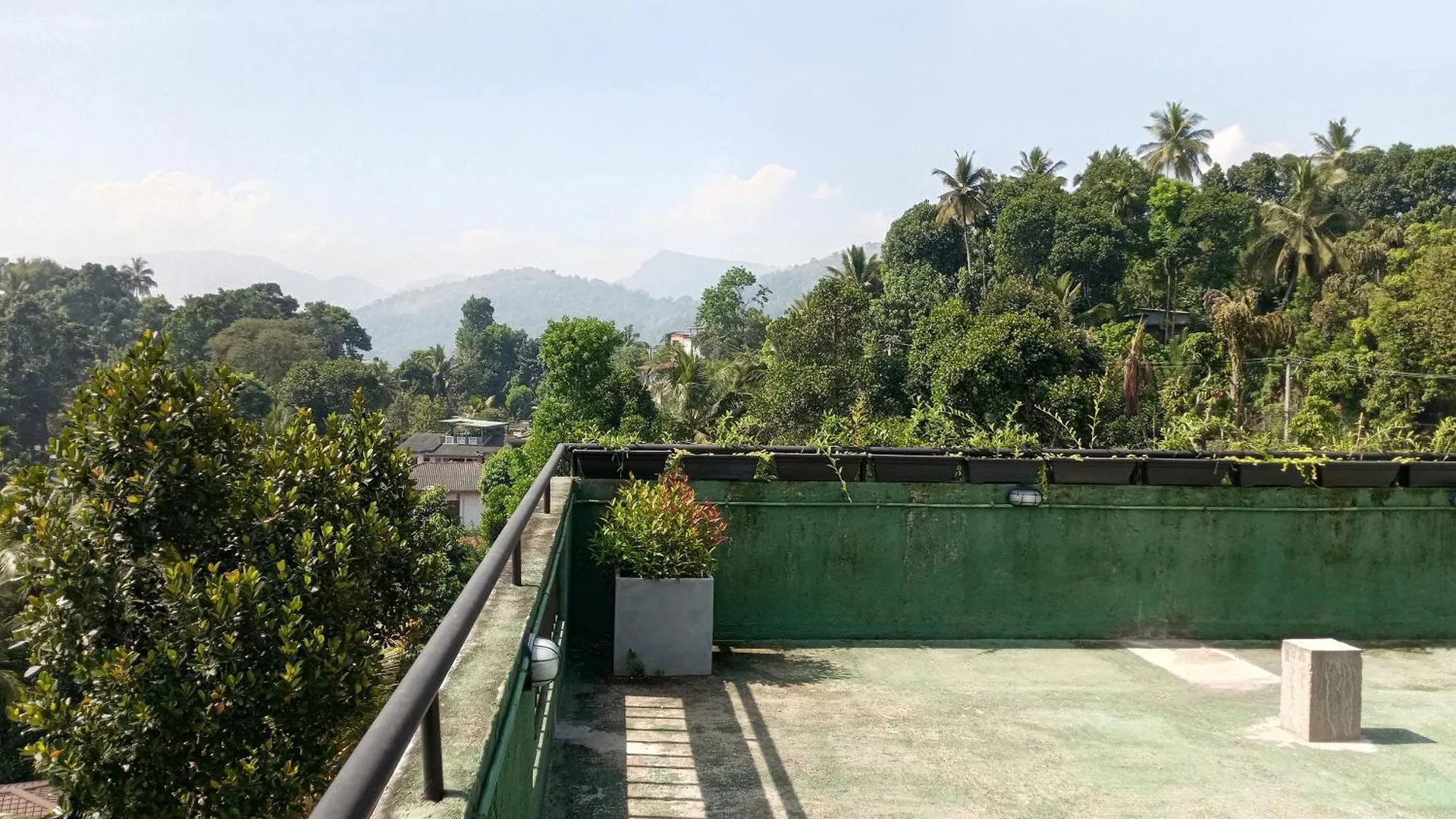 Emerald Mountain Resort Ampitiya